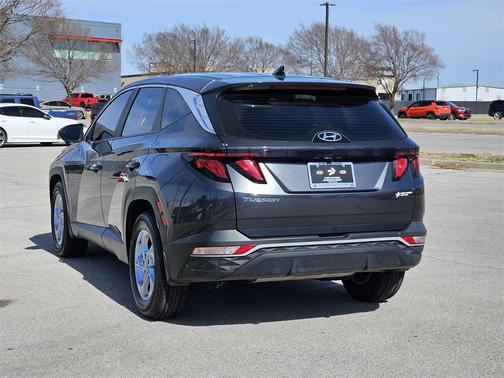 2023 Hyundai TUCSON SE