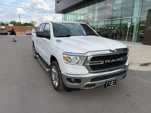 Bright White Clearcoat 2022 RAM 1500 Big Horn/Lone Star