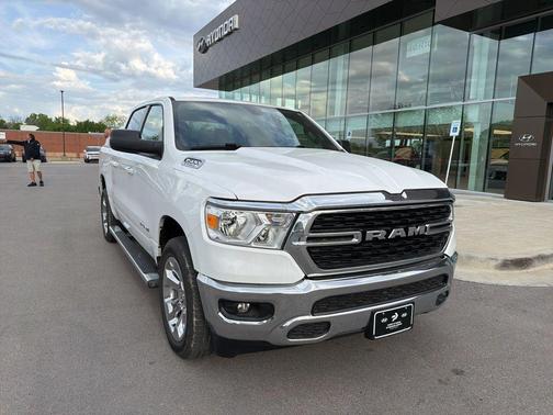 Bright White Clearcoat 2022 RAM 1500 Big Horn/Lone Star