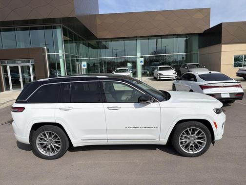 2023 Jeep Grand Cherokee Summit