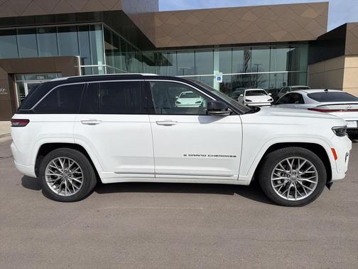 2023 Jeep Grand Cherokee Summit