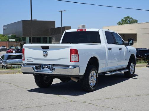 Bright White Clearcoat 2024 RAM 2500 Big Horn Crew Cab 4x4 6'4' Box