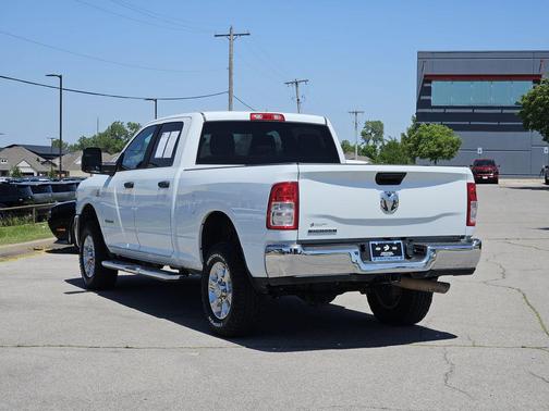 Bright White Clearcoat 2024 RAM 2500 Big Horn Crew Cab 4x4 6'4' Box