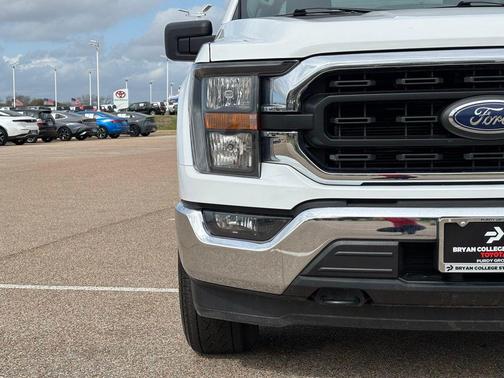 Oxford White 2023 Ford F-150 XLT