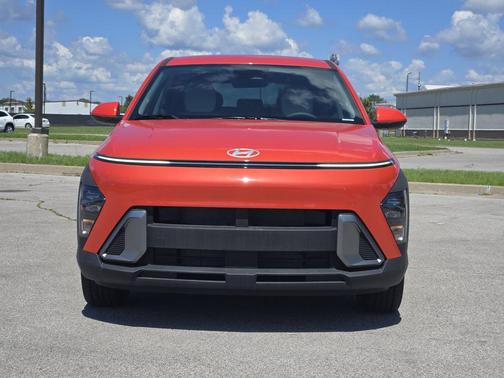 Soultronic Orange Pearl 2026 Hyundai KONA SE