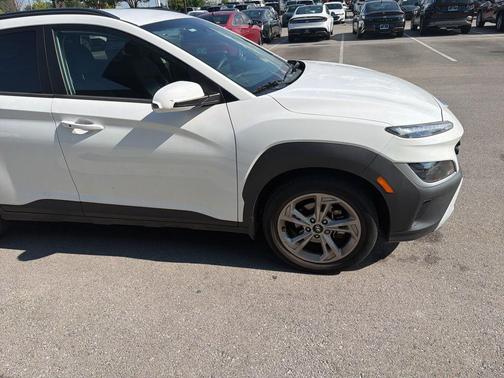 Lunar White 2023 Hyundai KONA SEL