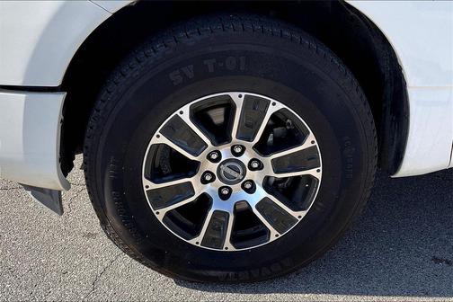 2023 Nissan Titan SV