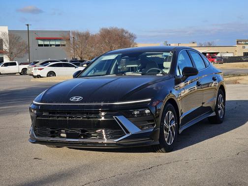 2026 Hyundai SONATA Hybrid Base