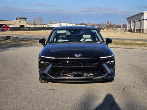 2026 Hyundai SONATA Hybrid Base