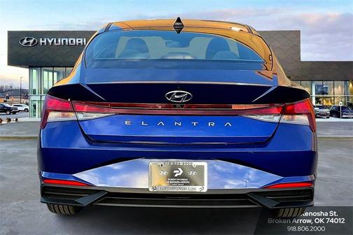 2023 Hyundai ELANTRA SEL