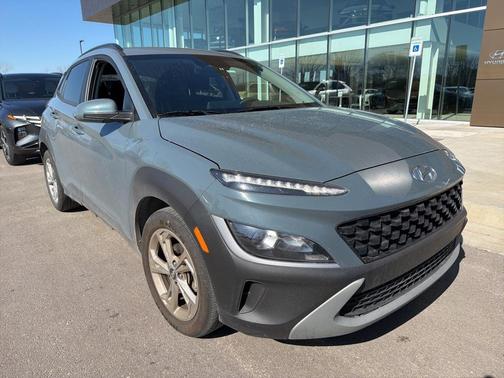 2022 Hyundai KONA SEL