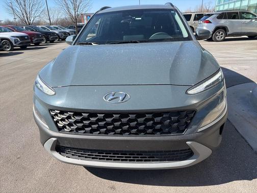 2022 Hyundai KONA SEL