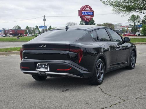 Aurora Black Pearl 2025 Kia K4 LXS