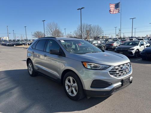 2020 Ford Edge SE