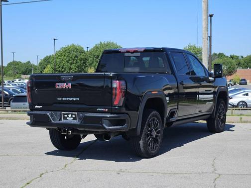 Onyx Black 2024 GMC Sierra 2500 AT4