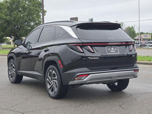 Phantom Black 2026 Hyundai TUCSON Limited