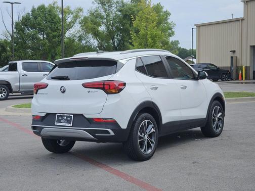 Summit White 2022 Buick Encore GX Select