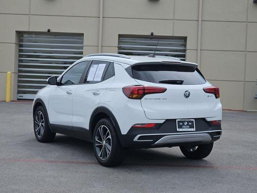 Summit White 2022 Buick Encore GX Select