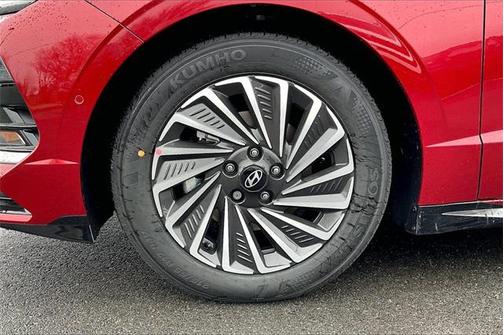2025 Hyundai SONATA Hybrid Limited