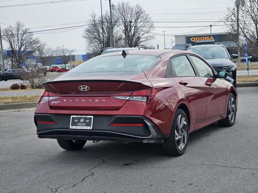 2025 Hyundai ELANTRA Sport