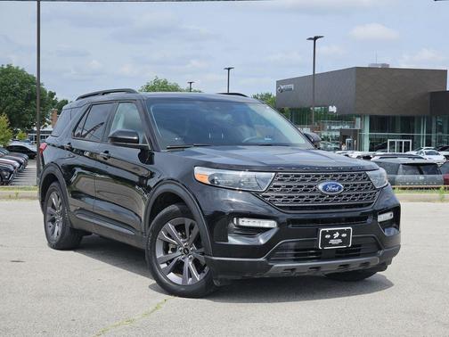 Agate Black Metallic 2022 Ford Explorer XLT