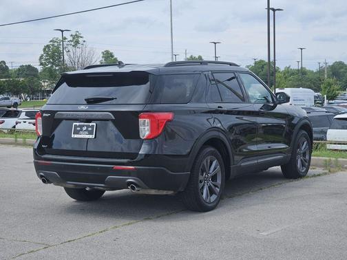 Agate Black Metallic 2022 Ford Explorer XLT