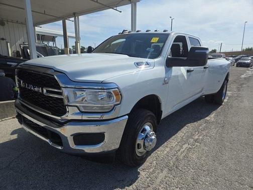 2024 RAM 3500 Tradesman Crew Cab 4x4 8' Box