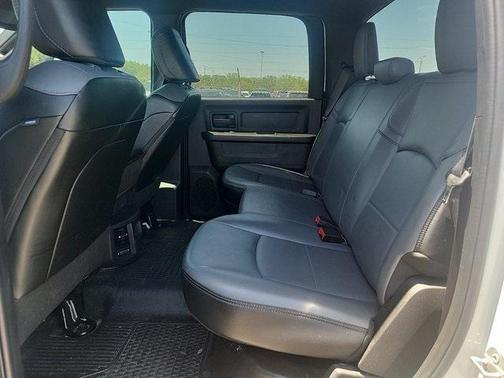 2024 RAM 3500 Tradesman Crew Cab 4x4 8' Box