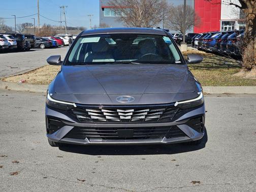 Fluid Metal 2025 Hyundai ELANTRA Limited