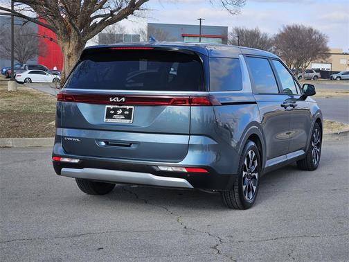 2023 Kia Carnival EX