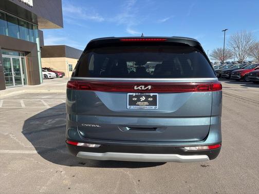 2023 Kia Carnival EX