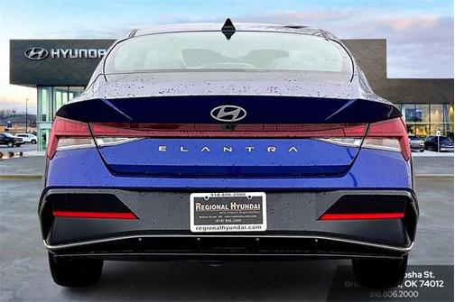 2025 Hyundai ELANTRA SEL