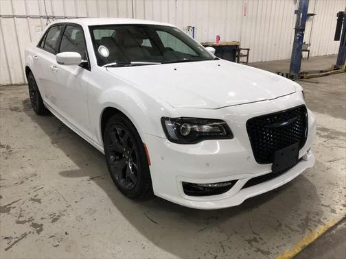 2023 Chrysler 300 Touring