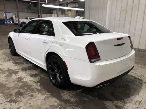 2023 Chrysler 300 Touring