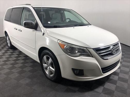 2011 Volkswagen Routan SEL Premium