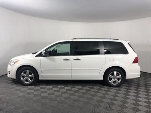 2011 Volkswagen Routan SEL Premium