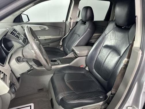 Silver Ice Metallic 2011 Chevrolet Traverse LS