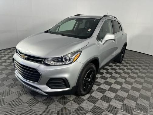 Silver Ice Metallic 2019 Chevrolet Trax LT