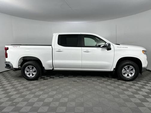 Summit White 2025 Chevrolet Silverado 1500 LT
