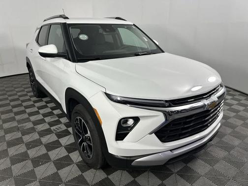 Summit White 2024 Chevrolet Trailblazer LT