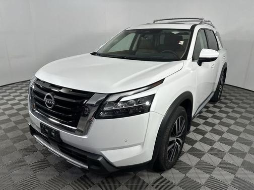 2025 Nissan Pathfinder Platinum 4WD