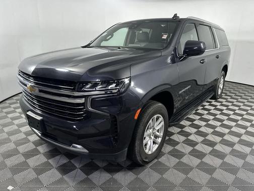 Dark Ash Metallic 2024 Chevrolet Suburban LT