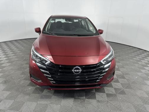 Scarlet Ember Tintcoat 2025 Nissan Versa 1.6 SV