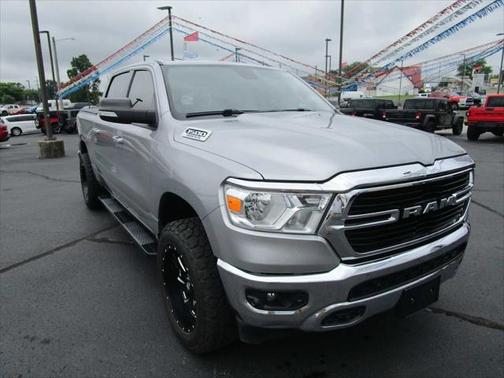 2019 RAM 1500 Big Horn/Lone Star Crew Cab 4x4 57' Box