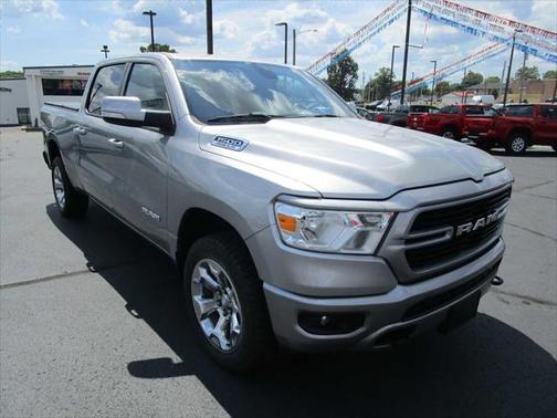 2019 RAM 1500 Big Horn/Lone Star Crew Cab 4x4 64' Box