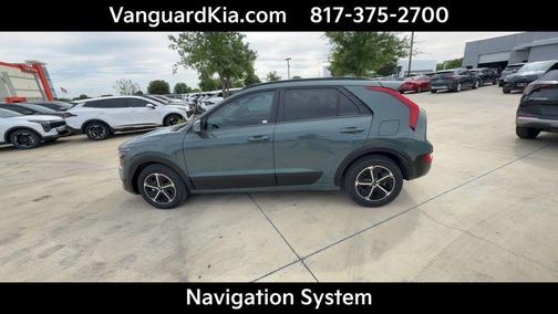 Cityscape Green 2024 Kia Niro EX