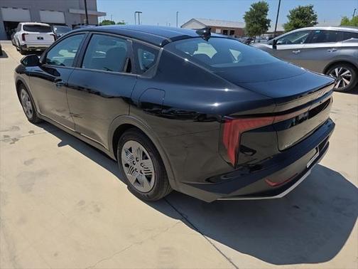 2025 Kia K4 LX