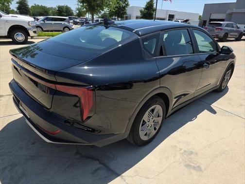 2025 Kia K4 LX
