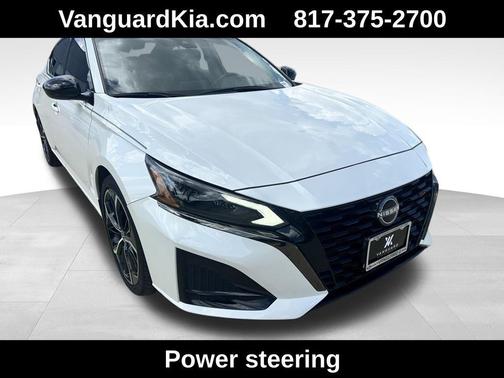 2023 Nissan Altima SR FWD