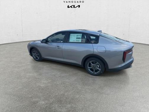2025 Kia K4 LX
